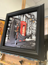 Load image into Gallery viewer, Batman - London Phone Box (3D)
