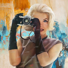 Load image into Gallery viewer, Marilyn Monroe - Smile
